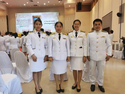 เข้าร่วมพิธีเนื่องในวันคล้ายวันพระราชสมภพของพระบาทสมเด็จพระบรมชนกาธิเบศร มหาภูมิพลอดุลยเดชมหาราช บรมนาถบพิตร วันชาติ และวันพ่อแห่งชาติ